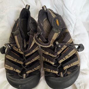 KEEN Kids' Black and Tan Sandals 11